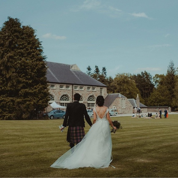 Unique custom made wedding dress - Picture 7 of 13